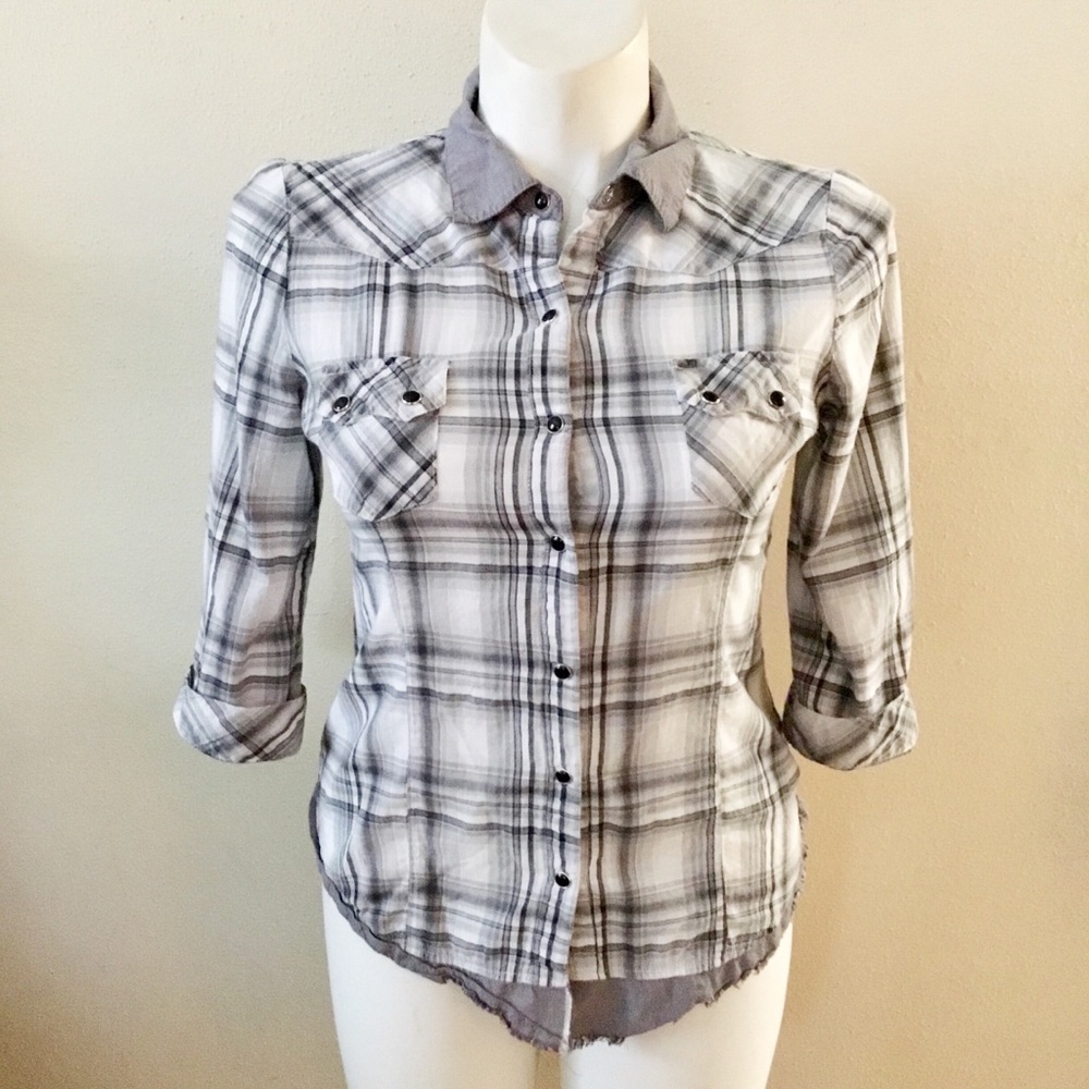 3/$15 Decoded button down top